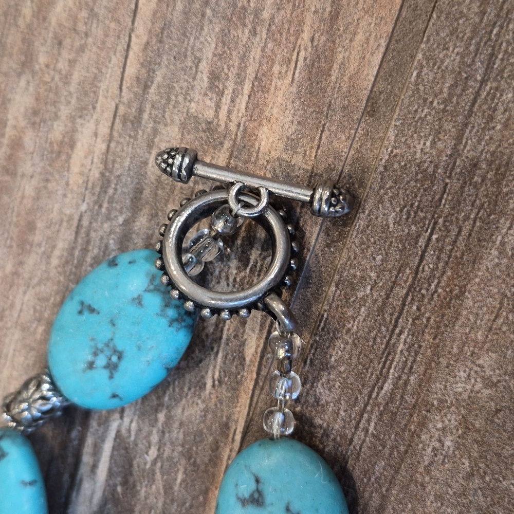 Vintage Turquoise Howlite & Orange Coral Beaded Silver Tone Statement Necklace - Picture 7 of 9